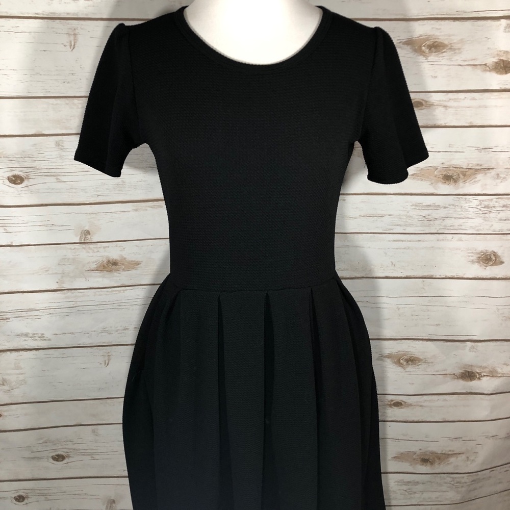 LuLaRoe S Black Amelia Dress with Pockets Rare